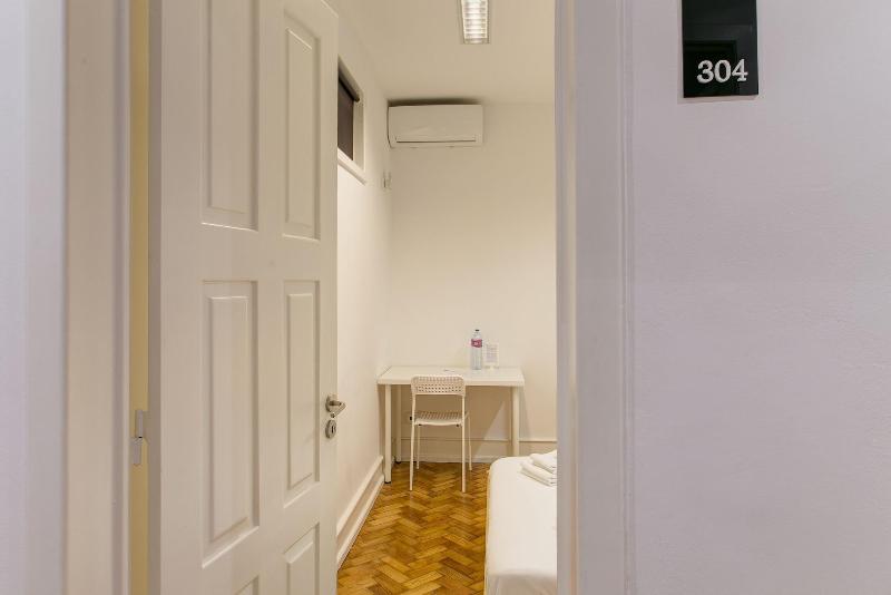 Home Out Rooms & Apartments - Oda