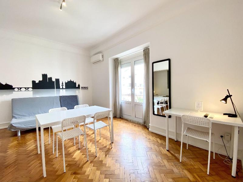 Home Out Rooms & Apartments - Oda