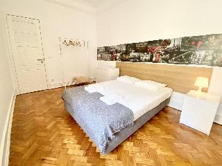 Home Out Rooms & Apartments fotoÄŸrafÄ±