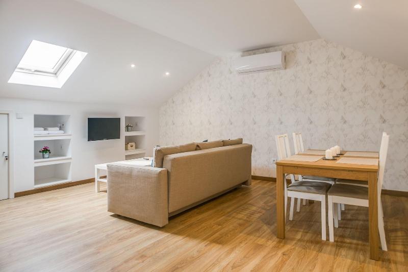 Home Out Rooms & Apartments - Oda