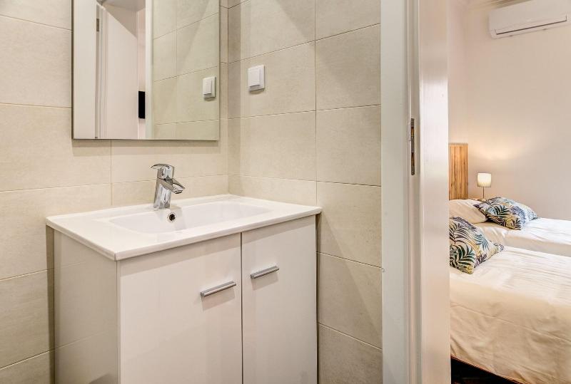 Home Out Rooms & Apartments - Oda