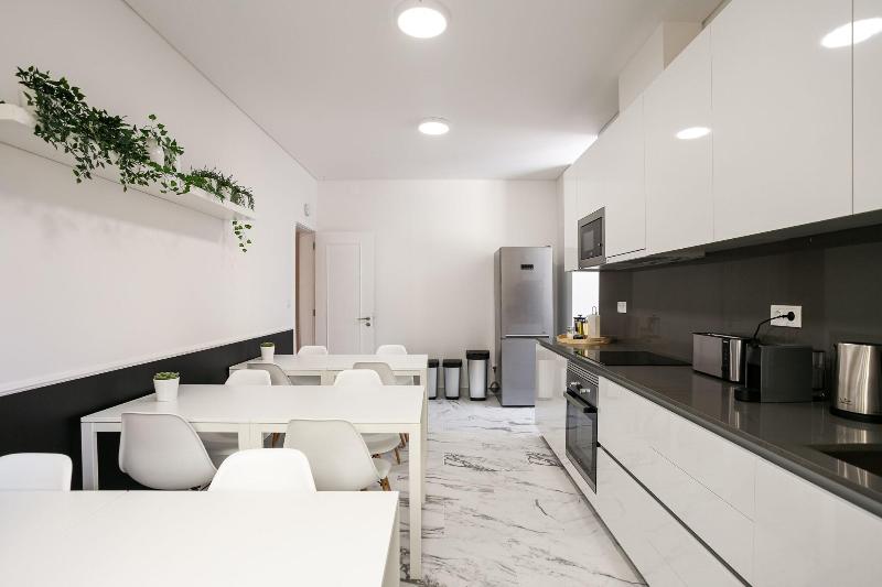 Home Out Rooms & Apartments - Oda