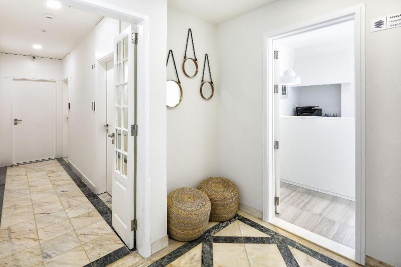 JR Studios & Suites (Riu's) - Lobi
