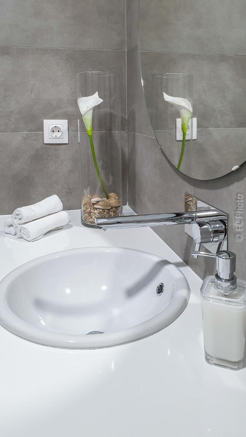 CC Guest House - Ao Mercado - Oda