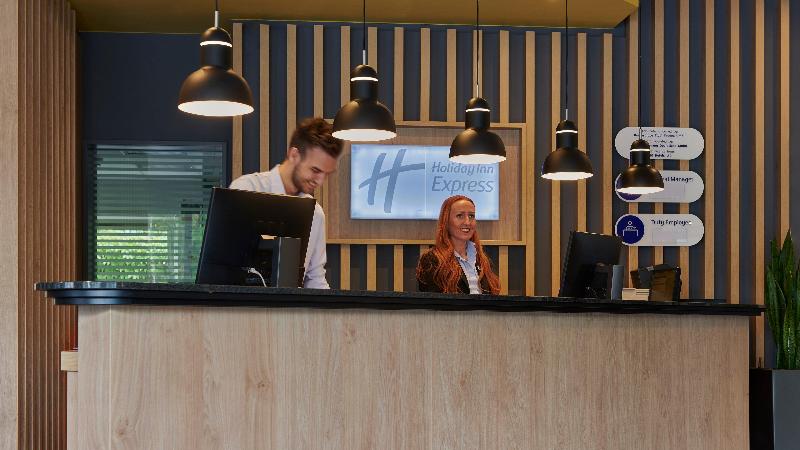 Holiday Inn Express Cologne Muelheim - Lobi
