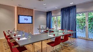 Holiday Inn Express Cologne Muelheim fotoÄŸrafÄ±