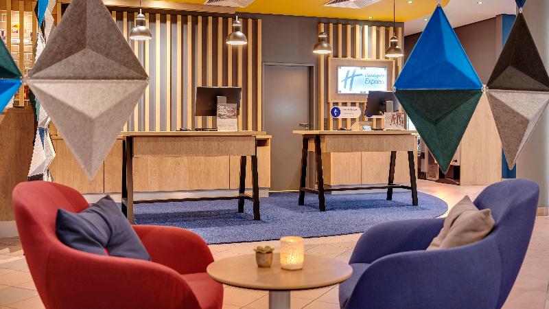Holiday Inn Express Cologne Troisdorf - Lobi