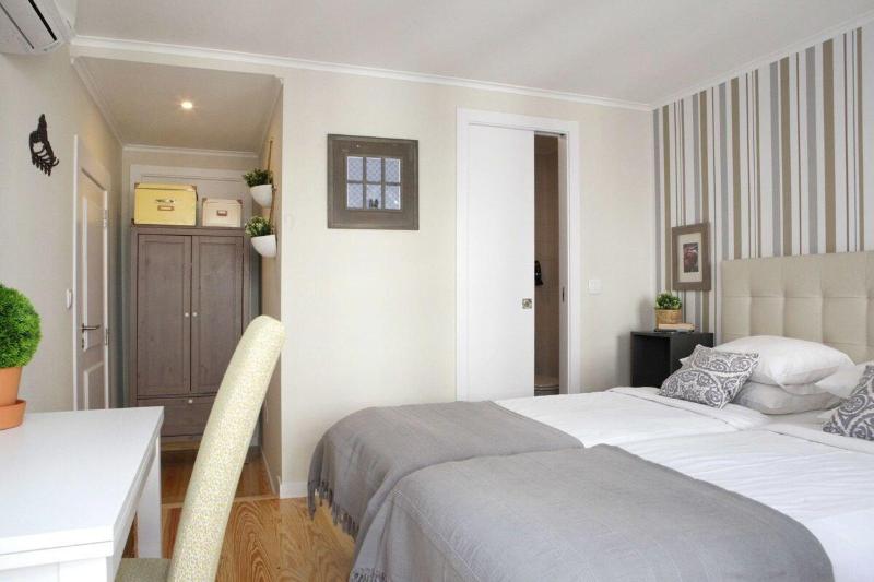 Flores Guest House - Oda