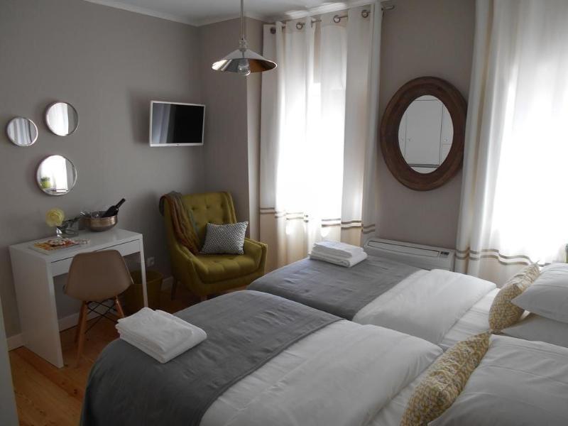 Flores Guest House - Oda