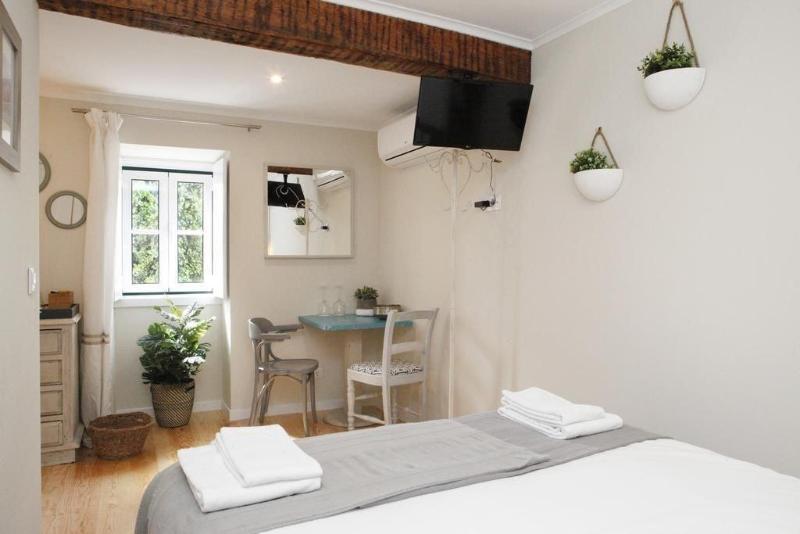 Flores Guest House - Oda
