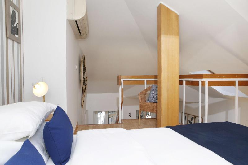Flores Guest House - Oda