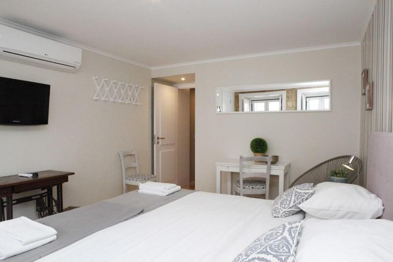 Flores Guest House - Oda