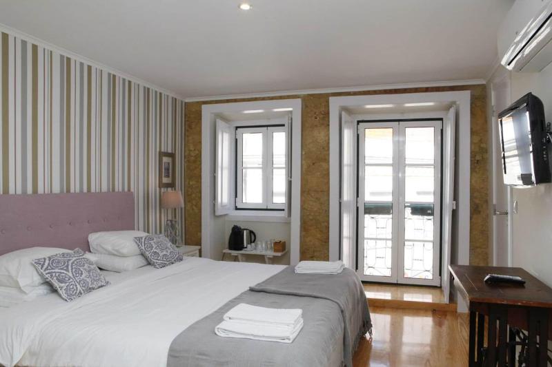 Flores Guest House - Oda
