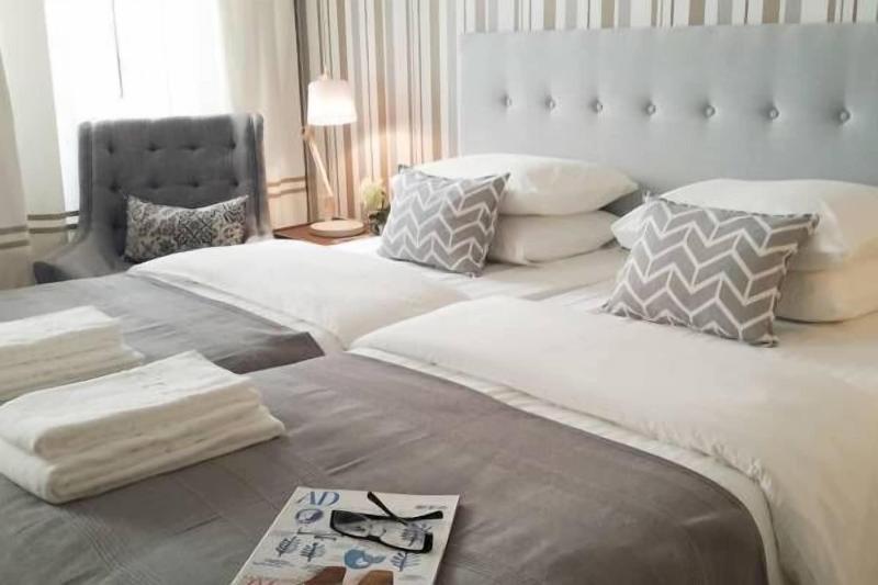 Flores Guest House - Oda