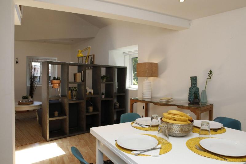 Flores Guest House - Oda