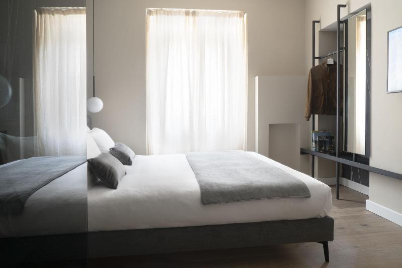 Della Spiga Suites By Brera Apartments - Oda