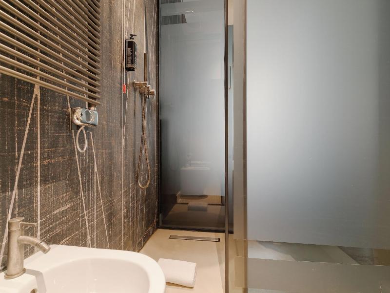 Della Spiga Suites By Brera Apartments - Oda