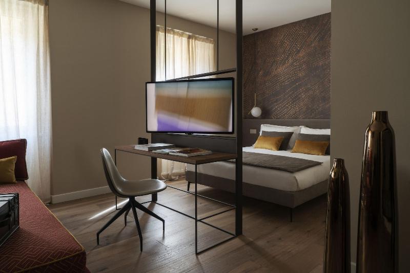 Della Spiga Suites By Brera Apartments - Oda