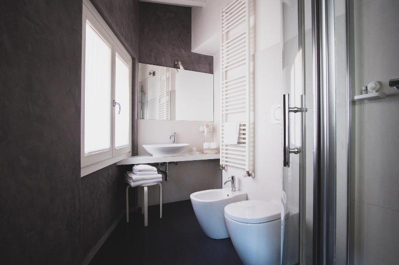 Casa Fola - City Centre Rooms - Oda