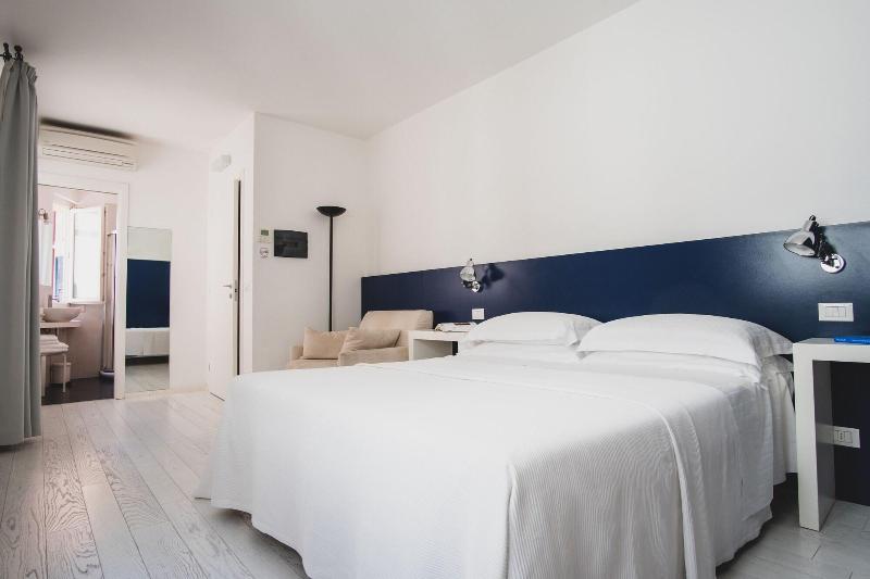 Casa Fola - City Centre Rooms - Oda