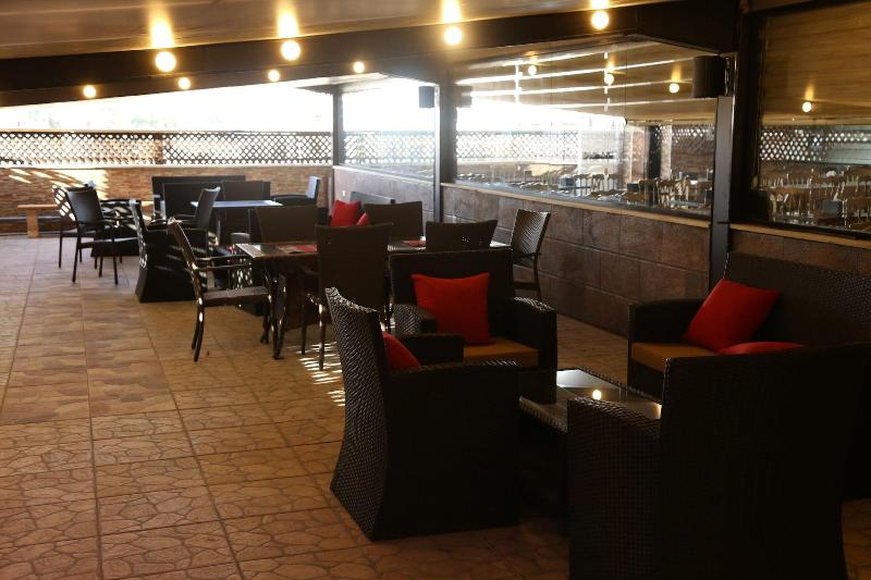 Grape Village Hotel - Teras