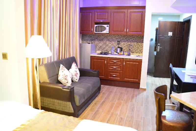 Al Jamal Hotel - Oda