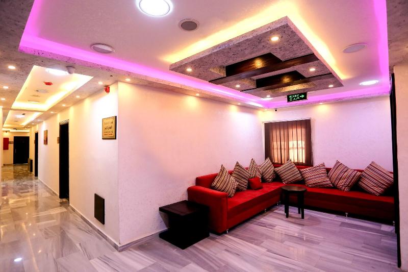 7Boys Hotel - Lobi