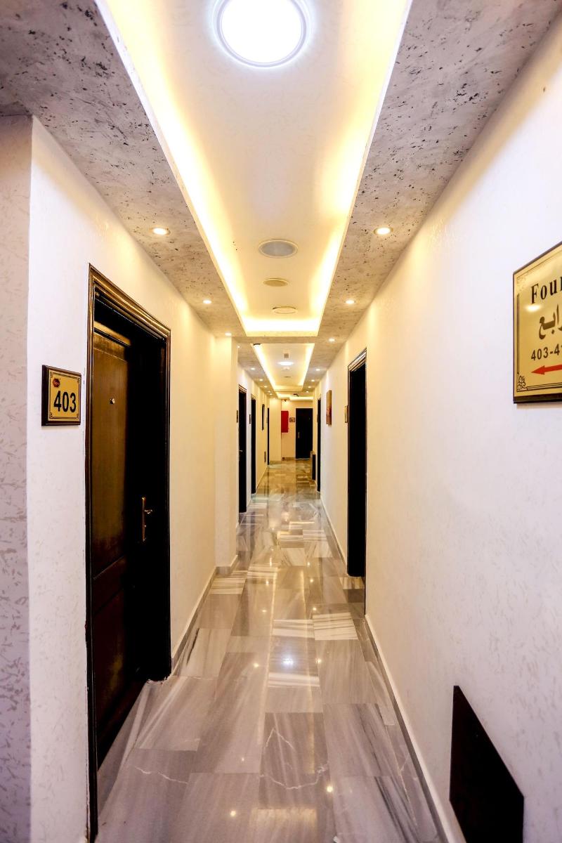 7Boys Hotel - Lobi