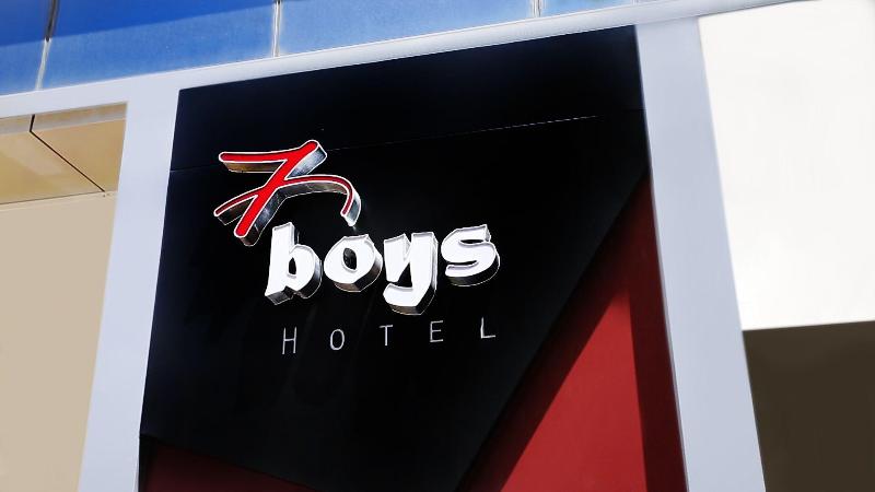 7Boys Hotel - Genel