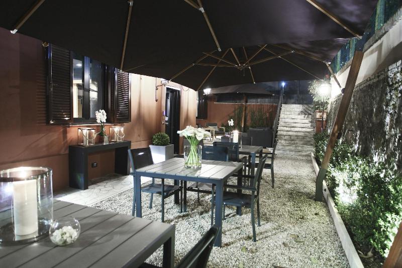 Parioli Place - Genel