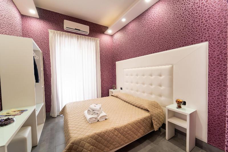 H. G. Boutique Toledo  Napoli Centro - Oda