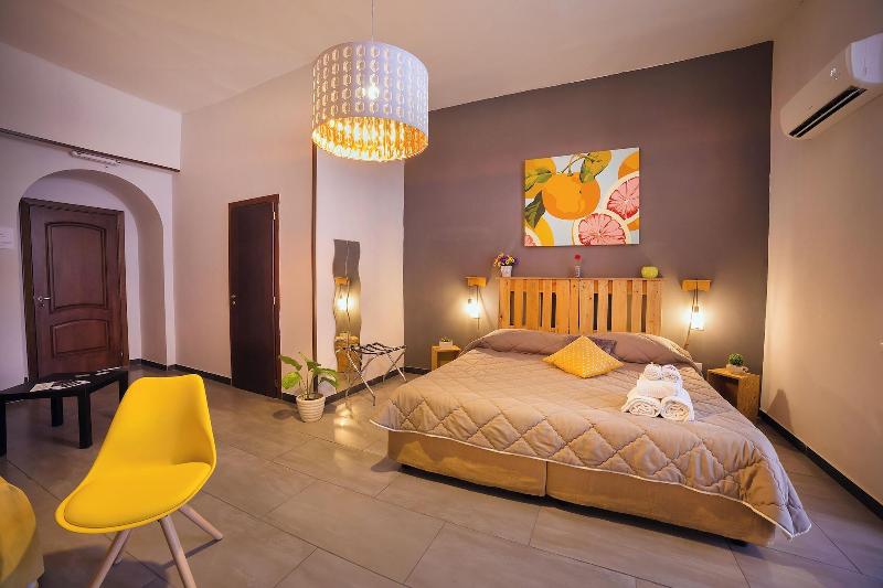 H. G. Boutique Toledo  Napoli Centro - Oda