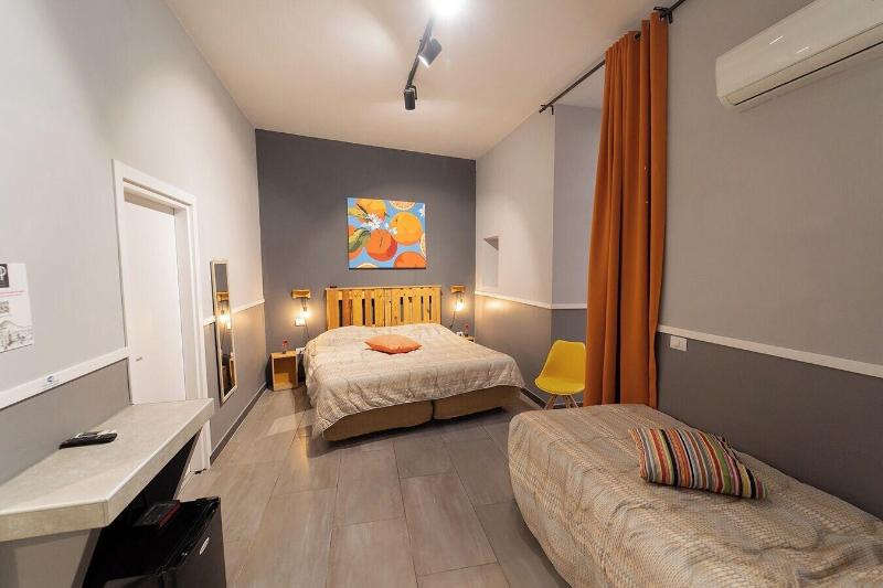 H. G. Boutique Toledo  Napoli Centro - Oda