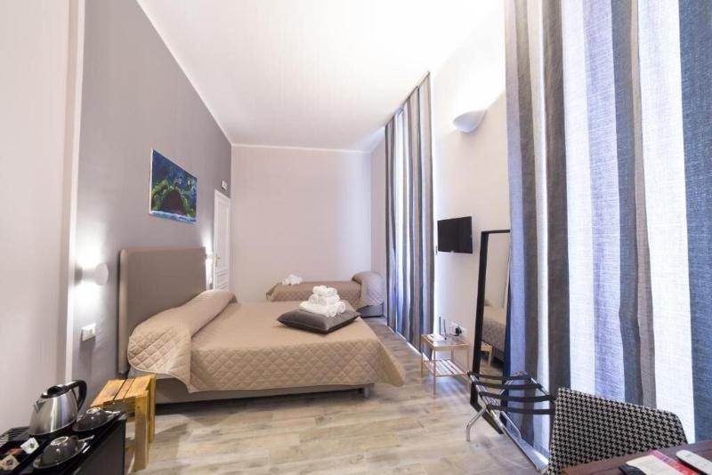 H. G. Boutique Toledo  Napoli Centro - Oda