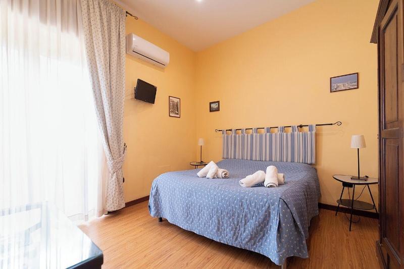 H. G. Boutique Toledo  Napoli Centro - Oda