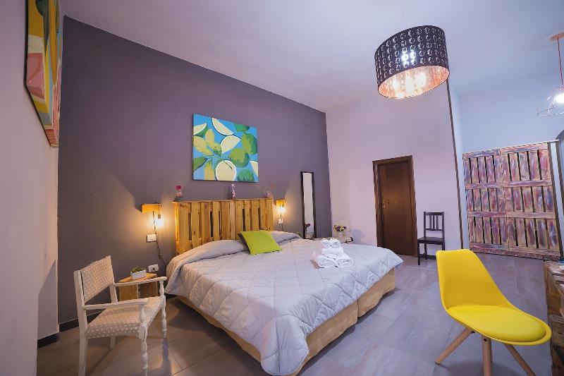 H. G. Boutique Toledo  Napoli Centro - Oda