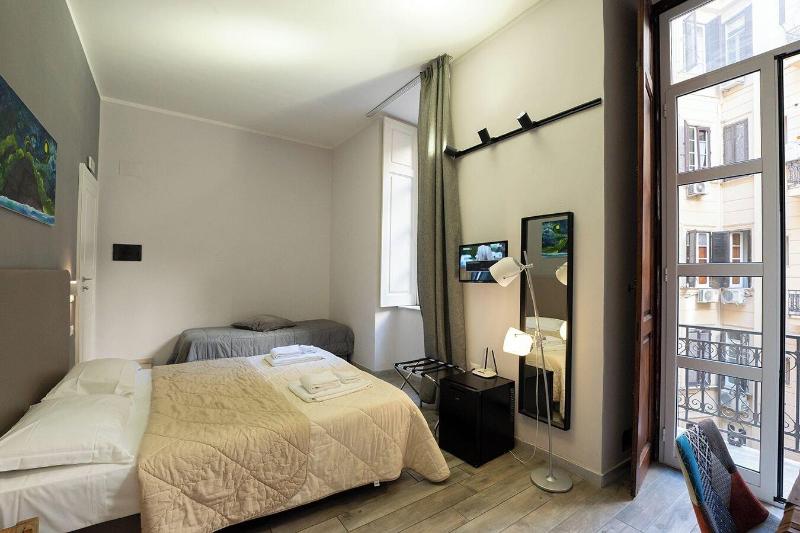 H. G. Boutique Toledo  Napoli Centro - Oda