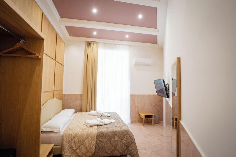 H. G. Boutique Toledo  Napoli Centro - Oda