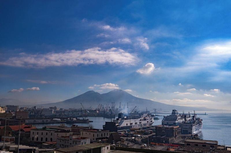 H. G. Boutique Toledo  Napoli Centro - Oda