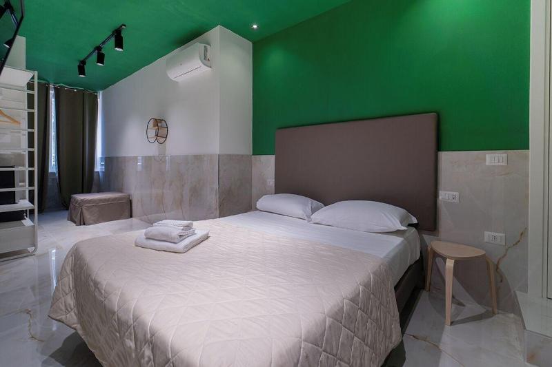 H. G. Boutique Toledo  Napoli Centro - Oda