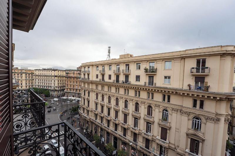 H. G. Boutique Toledo  Napoli Centro - Oda