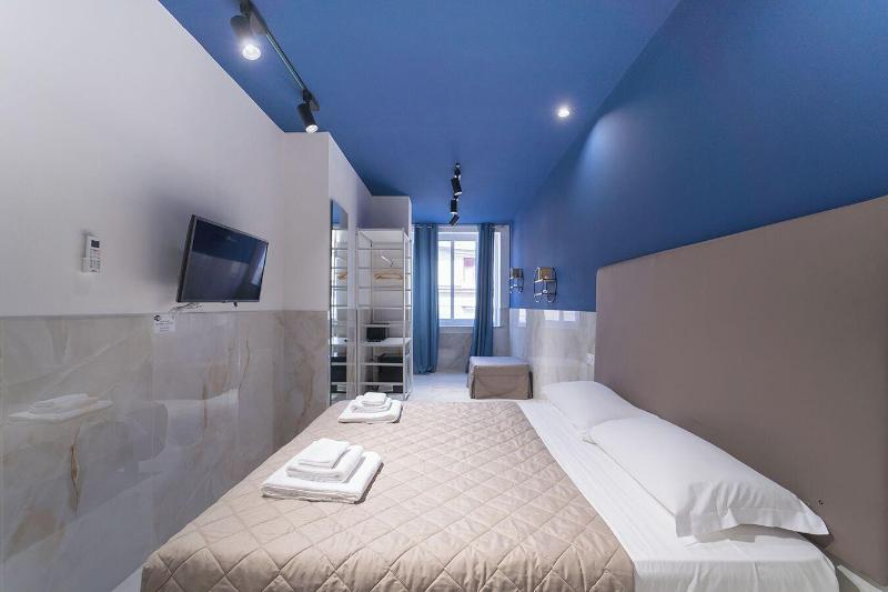 H. G. Boutique Toledo  Napoli Centro - Oda