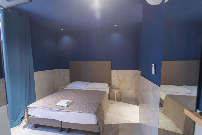 H. G. Boutique Toledo  Napoli Centro - Oda