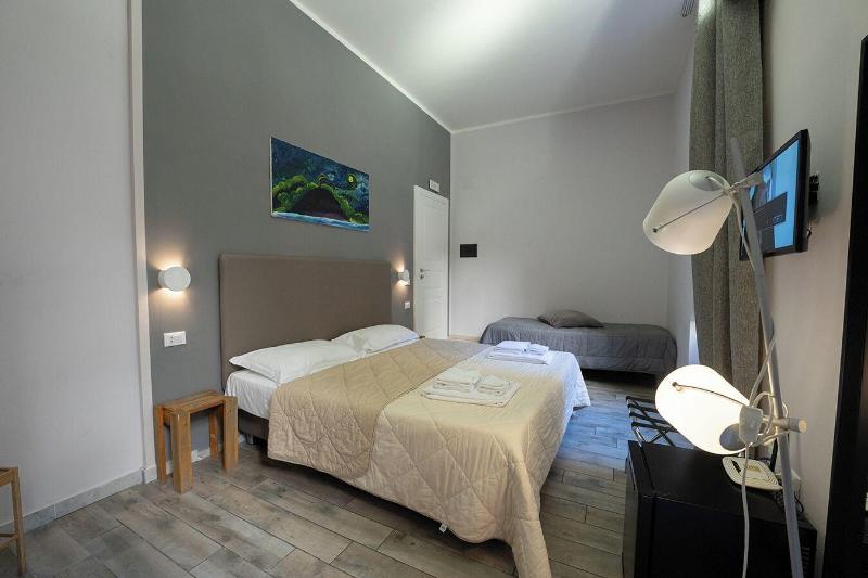 H. G. Boutique Toledo  Napoli Centro - Oda
