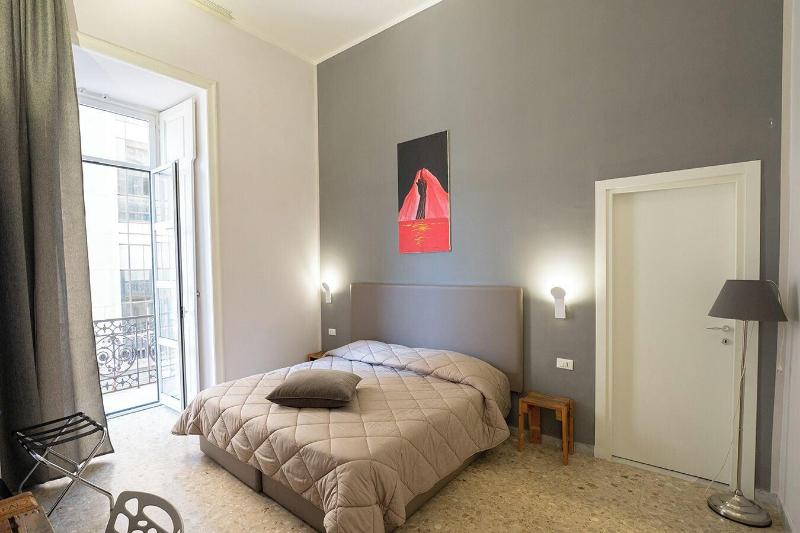 H. G. Boutique Toledo  Napoli Centro - Oda
