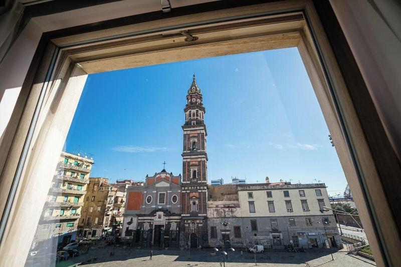 H. G. Boutique Toledo  Napoli Centro - Oda