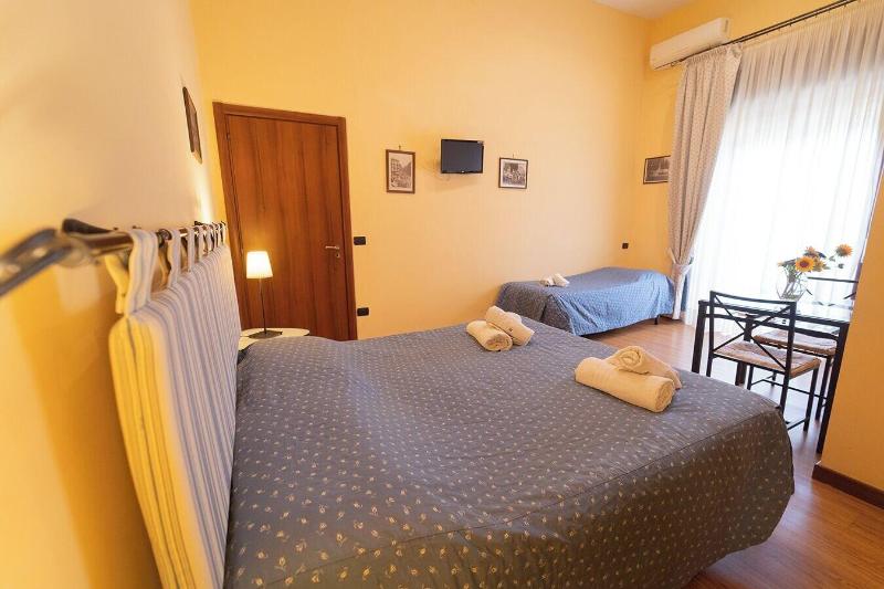 H. G. Boutique Toledo  Napoli Centro - Oda