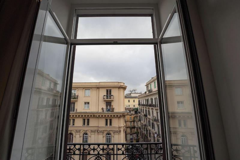 H. G. Boutique Toledo  Napoli Centro - Oda