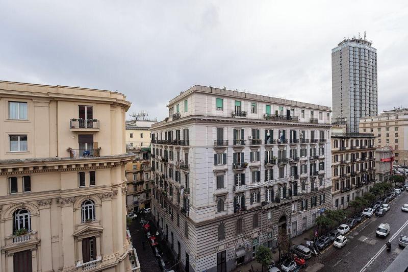 H. G. Boutique Toledo  Napoli Centro - Oda