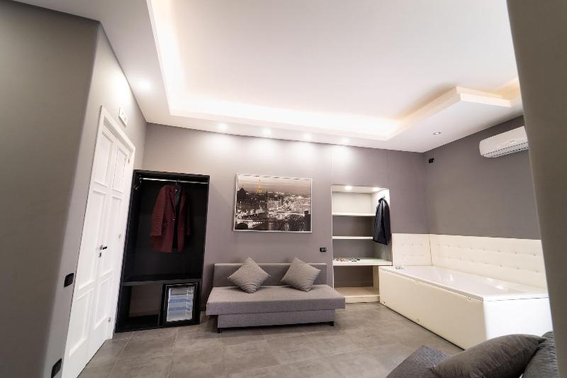 H. G. Boutique Toledo  Napoli Centro - Oda